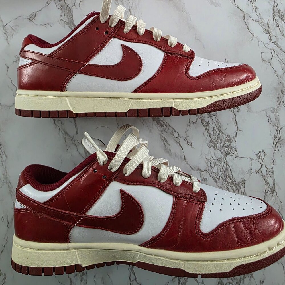 nike dunk low prem sz 7 mens 8.5 wmns team red/coconut milk FJ4555-100